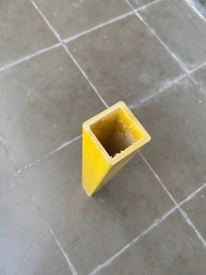 Yellow Pultruded 4x4 FRP Square Tube ISO 9000 Corrosion Resistance